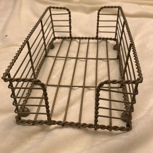 🔥Excellent condition Metal Napkin/Guest Towel Tray in matte gold A87